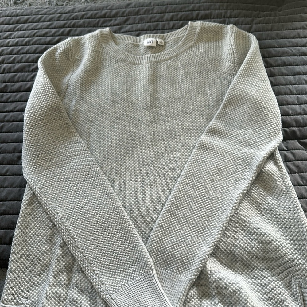 Gap Size Small, gray waffle knit sweater